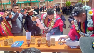 Firma de convenio entre el ITIBB y el Distrito Educativo de Ancoraimes